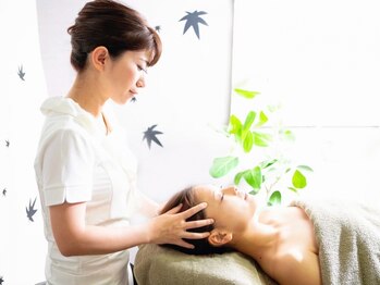 ティアラ(TIARA)の写真/＜上半身まるごと頭蓋骨小顔矯正はまるでヘッドスパ以上＞頭/首肩/デコルテ/お顔もまるごと贅沢小顔体験♪
