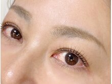 目元の形・まつ毛の生え方などを見極めカールをご提案致します。