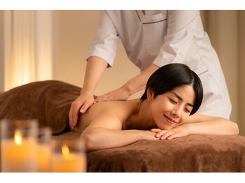 クィーンズビューティー(Queen's Beauty)/アロマタッチテクニック