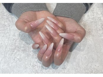 ビューティマーケット アングゥ(BEAUTY MARKET ungu)/白グラデーションネイル