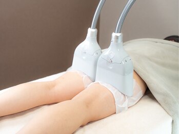 レディラック 大阪梅田本店(Lady Luck)の写真/セルライトが気になる方必見！最強痩身機器「脂肪冷却」で美脚に☆