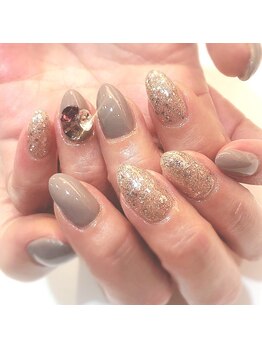 グラマラス アンジェアイ 荻窪店(glamourous ange eye)/グレージュネイル