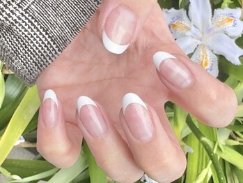 グラシュータン(gracieux temps)/【フレンチネイル】