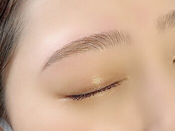 カーララッシュ(Cara Lash)の写真/抜け感のあるナチュラル洒落眉毛◆ハリウッドブロウ（メイク込み）6000円♪美眉スタイリングもご用意◎