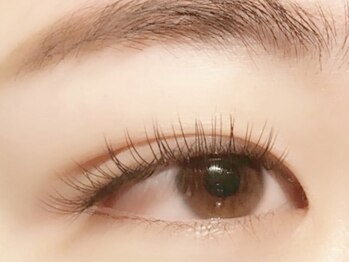 エオン アイラッシュ(eon.eyelash)の写真/ナチュラルに盛りたい方は【フラットラッシュ】がおすすめ！イベントや特別な日にもしっかり決まる目元に☆