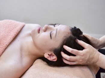 ネリネ(Nerine)の写真/睡眠の質向上&目の疲れに◎【ヘッド+デコルテケア60分¥7700→¥5500】深い眠りへ導く至福のひとときを。