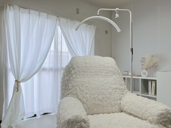 ドットアイルーム(.eye room)の写真/《お子様同伴OK》家事で忙しいママを応援！お子様と一緒に通えるから、隙間時間で理想の目元が叶う♪