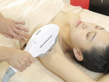 ルヴィカカリーナ(REVI Cacalena)/REVI脱毛器導入店