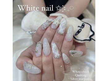 ネイルアンドアイラッシュヴィーナ ゆめタウン廿日市店 (Nail&EyeLash Vina)/white check