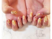 ネイルサロン ティフィン(tiffin)/押し花を入れて少しガーリーに