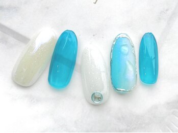 ターラ(Tara)/海デザインしずくネイル