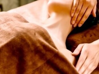 温和活 ロータス(温和活Lotus蓮:)の写真/【首肩こり徹底ケア】ラジオ波×温活リンパで深部ほぐし◎重だるさを解消し軽やかな上半身へ