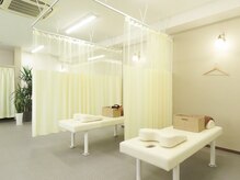 もり接骨院 一条店/内観・施術室の様子