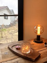 風冴(かぜさえ)/サロンの窓から