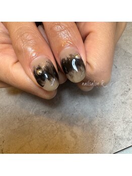 アール(R)/もやもやネイル