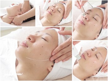 オチョビー(ocho.bee)/毛穴/小顔/たるみ