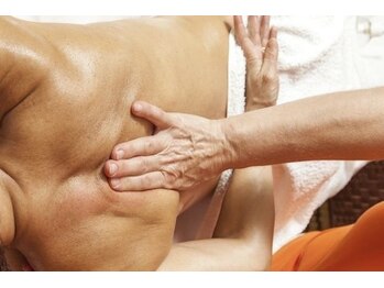 ユウフクサロン(yufuku salon)/オイルマッサージ/強もみ/強圧