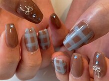 エクリュ(ecru.)/手描きチェックネイル