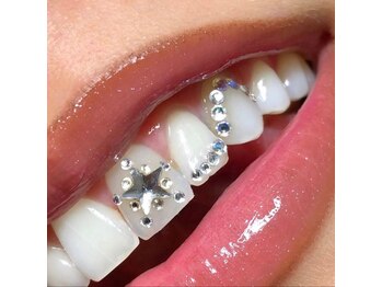 エクシアホワイトニング 日本橋店/ティースジュエリー