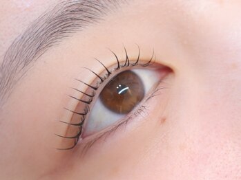 アイアンドネイルバイエスクローゼット(eye&nail by S CLOSET)の写真/《夜20時まで営業》お仕事帰りやお出かけ帰りの方でも施術可能♪広々とした駐車場を完備しております◎