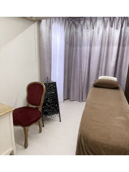 リムプラス 富田店(Rim+)の写真/周りを気にせず落ち着ける癒しの時間☆完全個室で叶える、自信あふれる美しいデザインへ導きます♪