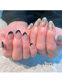 アシンメトリーフレンチネイル