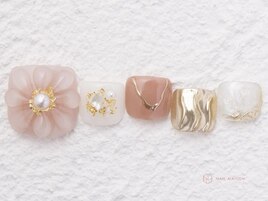 シンプルベージュフラワー￥9000