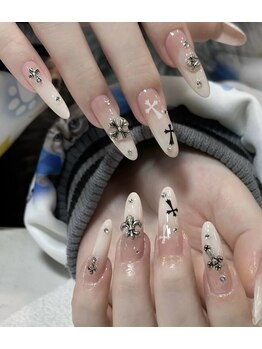 ユリ(yuri)/ネイルデザイン