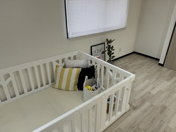 ネスト(nest)の写真/【お子様同伴可】プライベートサロンでママさんもお洒落を楽しんでください♪お車でのご来店もOK!
