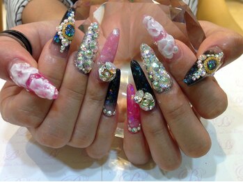 エスフィーネイルサロン ブリーユ(Esfy nailsalon Brille)/キラキラネイル