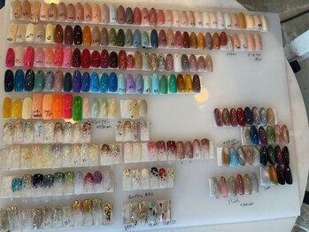 アールデザインストア(R-Design store)の写真/派手なデザインが出来ない方にオススメ！経験豊富なネイリストが丁寧に施術♪リーズナブルにネイルを満喫☆