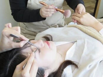 スタブル(STABLUE)の写真/《現代の忙しい女性のための同時施術☆》ネイル×まつ毛の同時施術OK！時短でキレイに♪