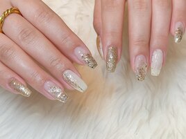 キラキラニュアンスネイル