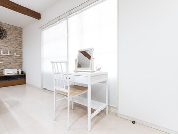 Rr.FACIAL郡山店　毛穴×たるみ×小顔専門店/1Fメイクスペース