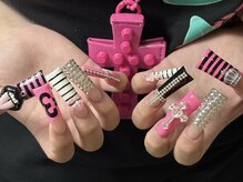 サリーネイルラボ(Sully Nail Lab)/特殊フォーム・付け放題ネイル