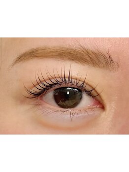 ネイル・アイメニューの同時施術が可能