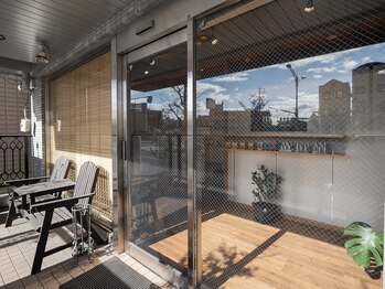 モミ 覚王山店(momi)/明るい店内