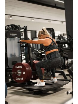 クルー ジム24(CREW GYM24)/海外選手ご用達ベルトスクワット