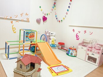まごころ骨盤整体院 なかもず店の写真/【保育士常駐★キッズルームあり】お子様同伴でもゆっくり施術を受けられる!ママが安心して通えるサロン♪