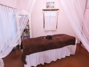 フェイシャル専門店　charis【カリス】 の写真/30代からの「一生モノの美肌」をプロデュース。ベテランオーナーが贈るマンツーマンの上質ケア＊