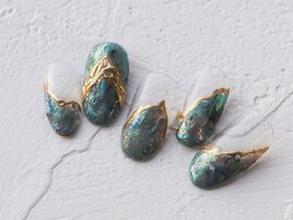 グリーンのニュアンスネイル