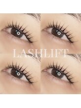 スイ(SUI)/瞼ギリギリを攻めたカール♪