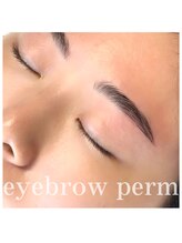 オンス(onth.)/眉毛パーマで平行太眉に