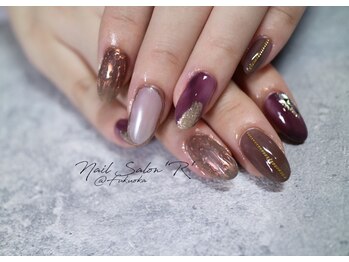 ネイルサロン R/持込みアート　Tomo