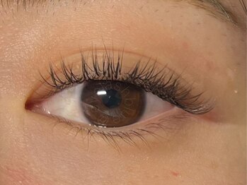 アイラッシュブルー(Eyelash BLUE)の写真/当店人気の『ダブルフラットラッシュ』は2本のフラットラッシュで自まつ毛を包み込むため濃さ&第一印象UP♪