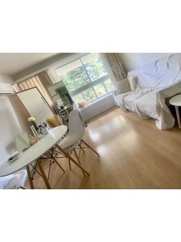 ゆったり空間で施術が受けられるサロン