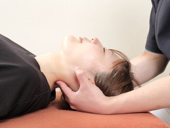 にこちゃん整体院サロン/首の疲れで顔の老廃物が取れない