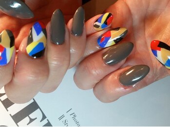 ロマンティコネイルズ(Romantico Nails)/幾何学トライバルネイル