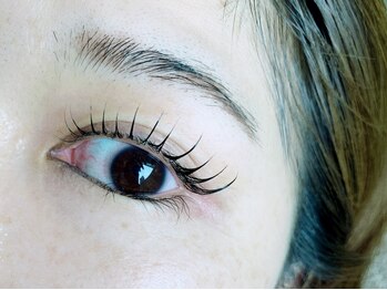 リノ バイ アリア(Lino by Aria)の写真/【国家資格所持者が施術！】朝のメイク時間に時短、まつ毛パーマで自まつ毛を生かしてワンランク上の目元へ