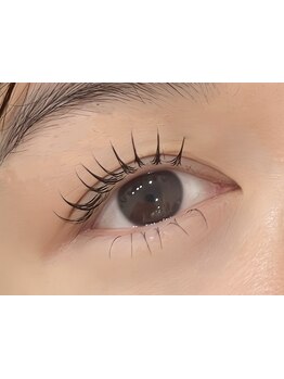 ナチュラル上品な目元にしたい